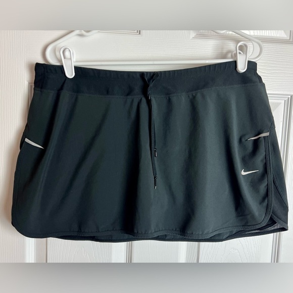 Nike Dresses & Skirts - Nike skirt/skort xl black